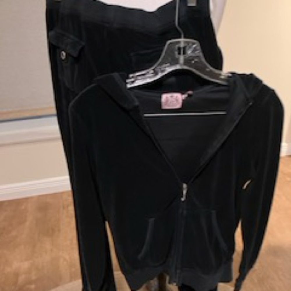 Juicy Couture Black Velour Apparel - Picture 2 of 16